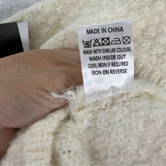 Area Stars Sweater Mock Neck Ivory Textured Faux Fur Fringe Cropped Glam M NEW - Picture 11 of 15